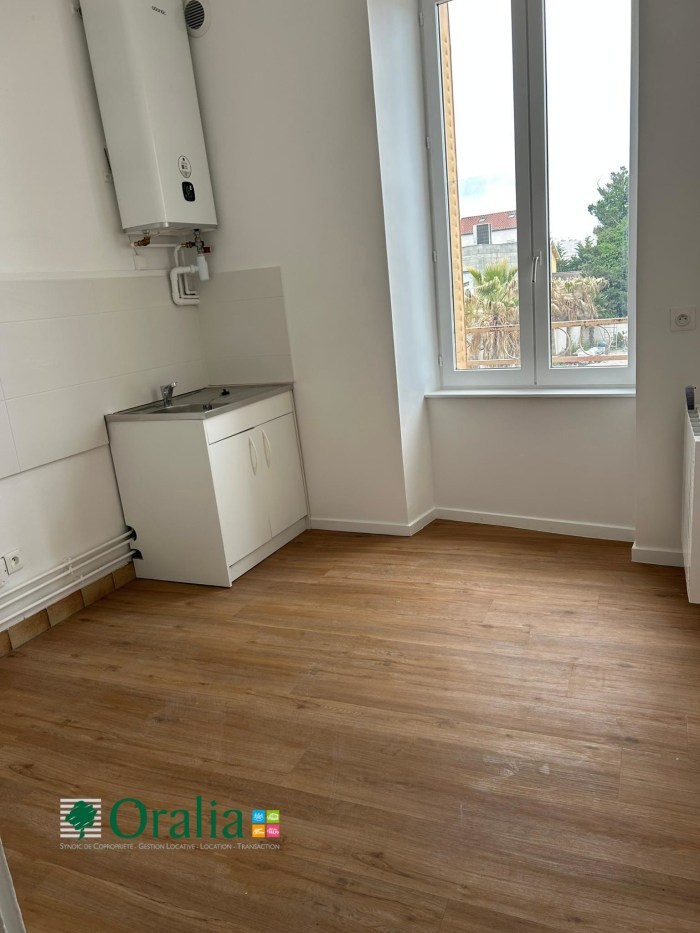 Image 10 sur 16 - Appartement  ·  Location · Bron (69500) · 2 pièces · 39m²