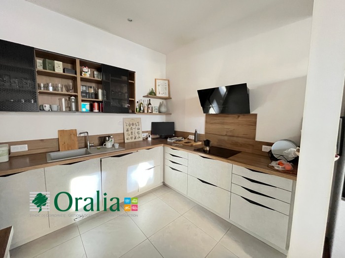 Image 1 sur 13 - Appartement  ·  Location · Grenoble (38000) · 4 pièces · 107m²