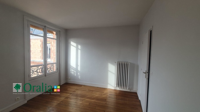 Image 4 sur 6 - Appartement  ·  Location · Paris (75010) · 2 pièces · 46m²