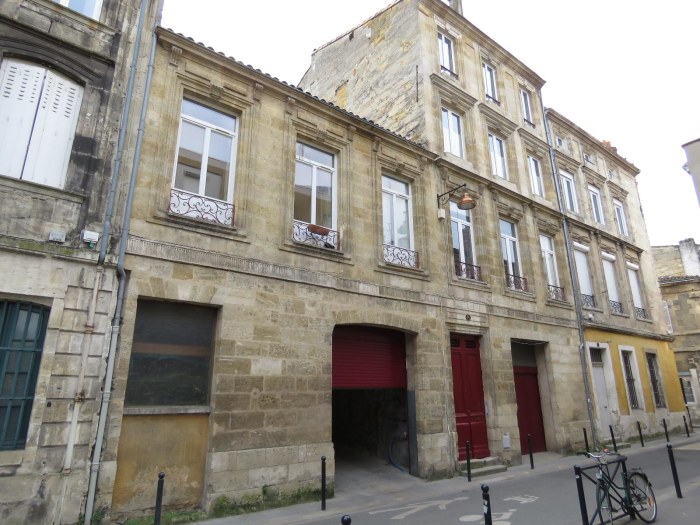 Image 1 sur 13 - Parking  ·  Location · Bordeaux (33000)