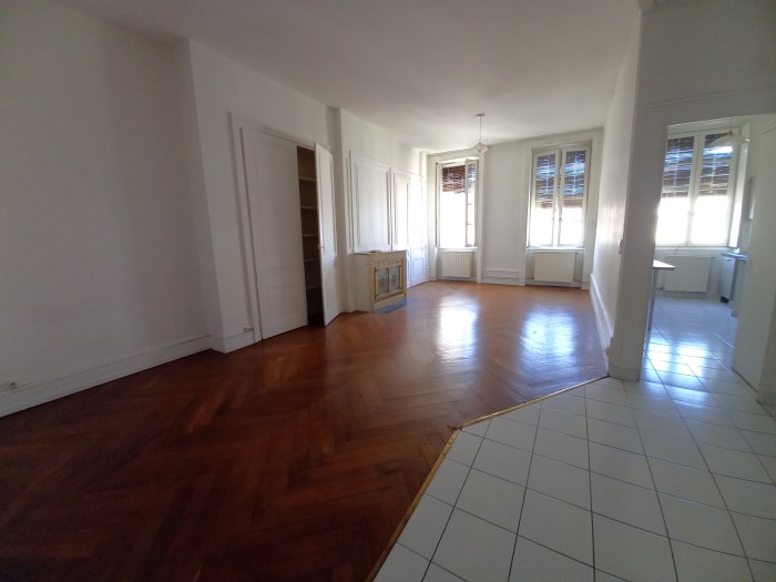 Image 10 sur 14 - Appartement  ·  Location · Lyon (69006) · 4 pièces · 104m²