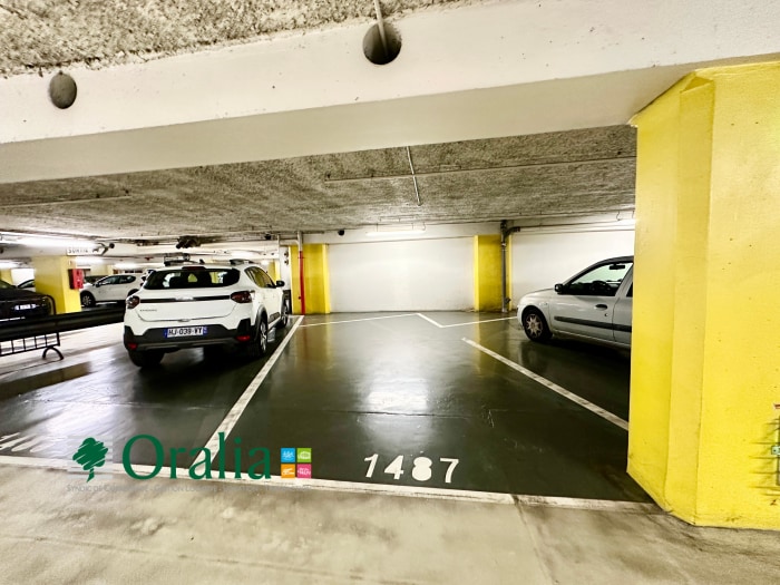 Image 5 sur 13 - Parking  ·  Location · Bordeaux (33000)