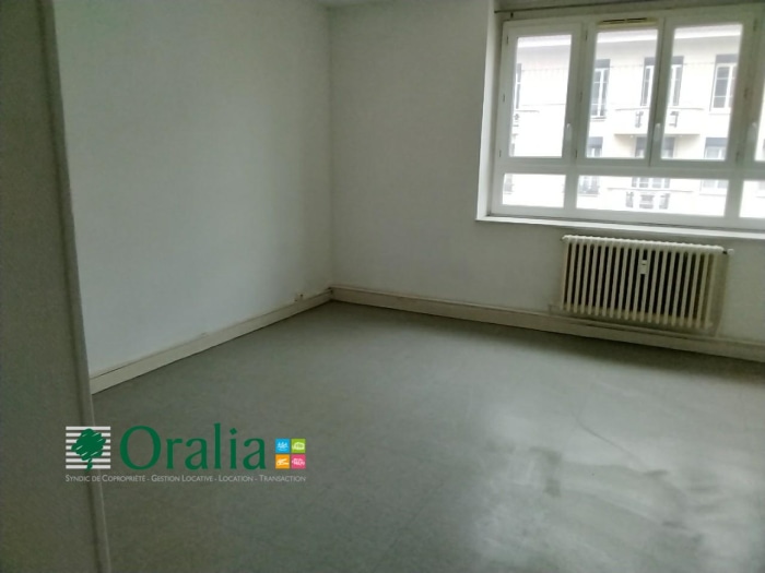 Image 3 sur 6 - Appartement  ·  Location · Lyon (69007) · 4 pièces · 67m²