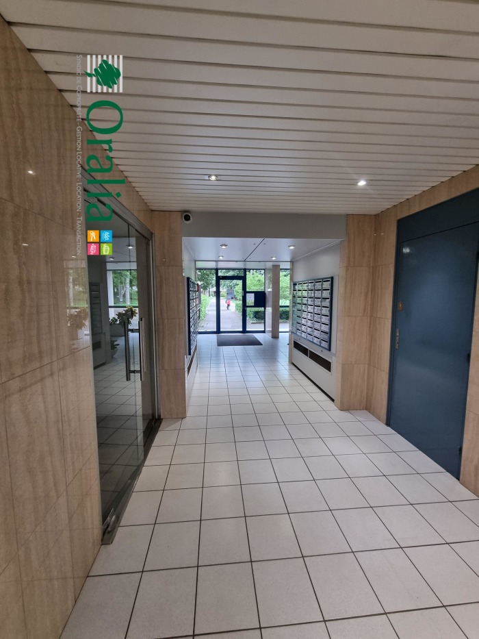 Image 2 sur 17 - Appartement  ·  Location · Villeurbanne (69100) · 1 pièce · 33m²