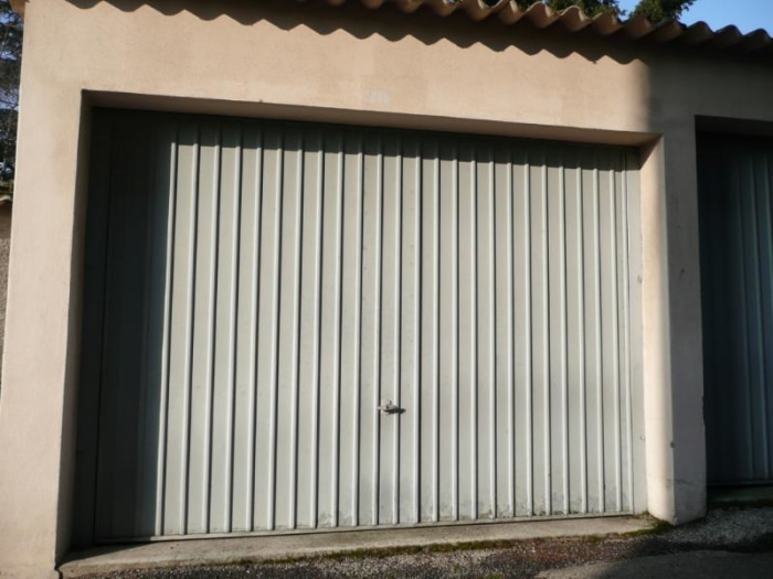 Image 3 sur 3 - Parking  ·  Location · Ecully (69130)