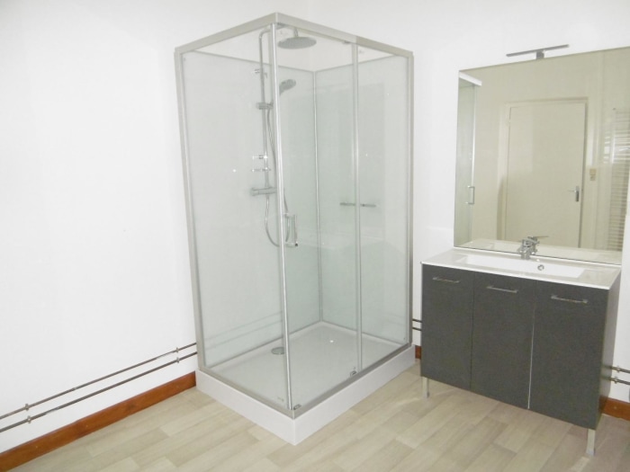 Image 3 sur 4 - Appartement  ·  Location · Les Olmes (69490) · 2 pièces · 45m²