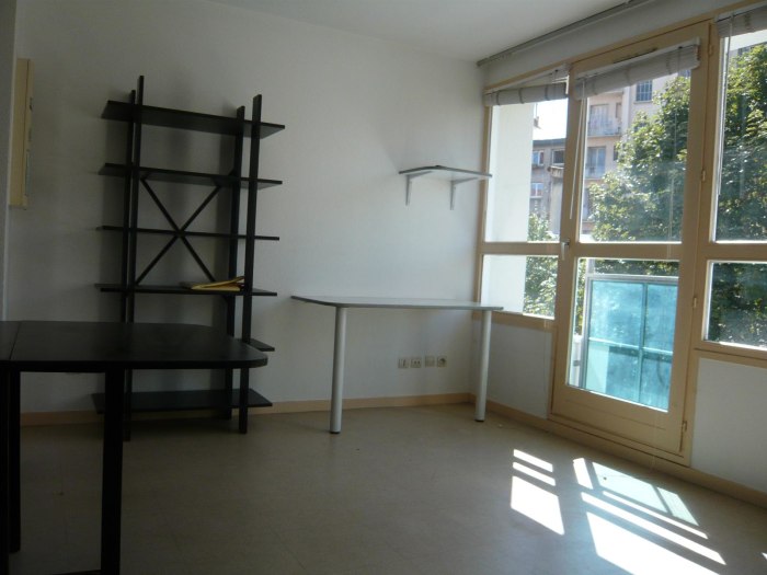Image 1 sur 8 - Appartement  ·  Location · Grenoble (38000) · 1 pièce · 20m²