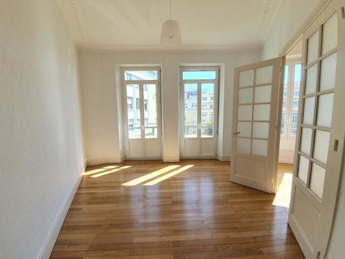 Image 8 sur 10 - Appartement  ·  Location · Grenoble (38000) · 5 pièces · 127m²