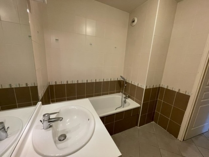 Image 7 sur 13 - Appartement  ·  Location · Grenoble (38000) · 3 pièces · 61m²