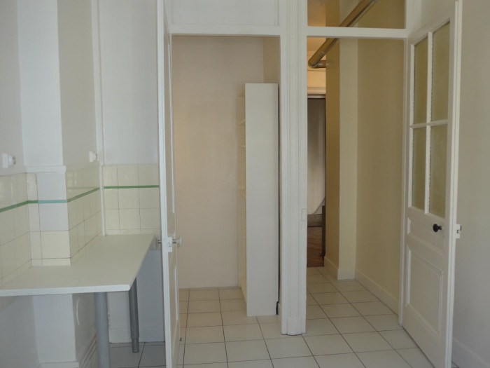 Image 6 sur 10 - Appartement  ·  Location · Lyon (69006) · 1 pièce · 43m²