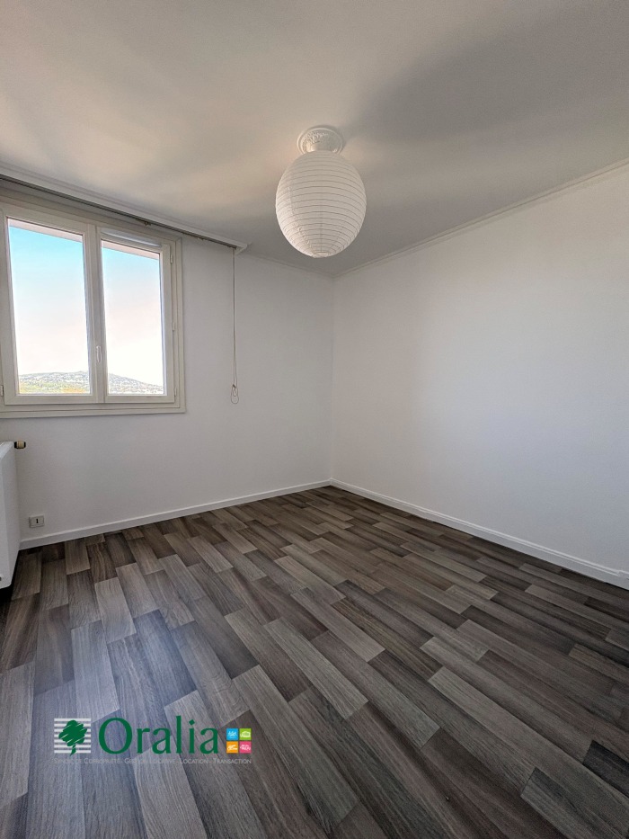 Image 8 sur 17 - Appartement  ·  Location · Lyon (69004) · 4 pièces · 61m²