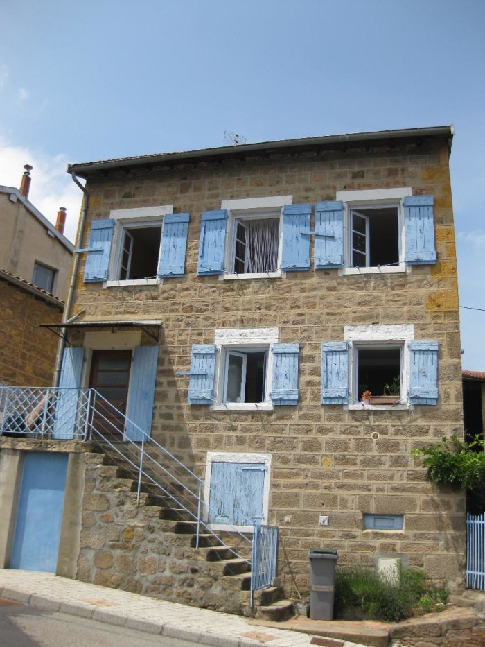 Image 1 sur 11 - Maison  ·  Location · St Romain De Popey (69490) · 4 pièces · 94m²
