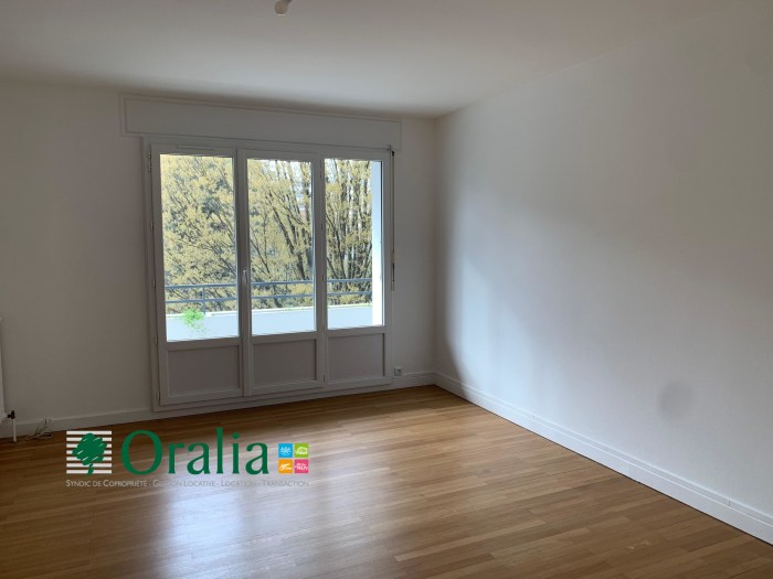 Image 1 sur 19 - Appartement  ·  Location · Grenoble (38100) · 2 pièces · 61m²