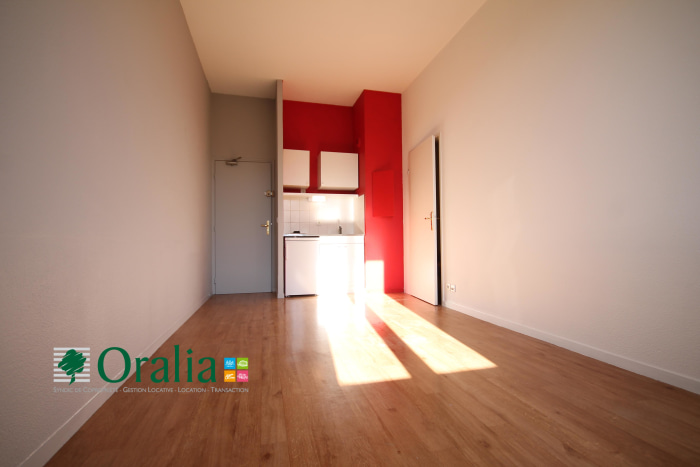Image 2 sur 4 - Appartement  ·  Location · Grenoble (38000) · 1 pièce · 31m²