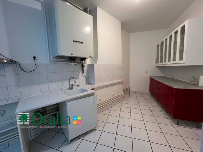 Image 23 sur 27 - Appartement  ·  Location · Paris (75010) · 4 pièces · 143m²
