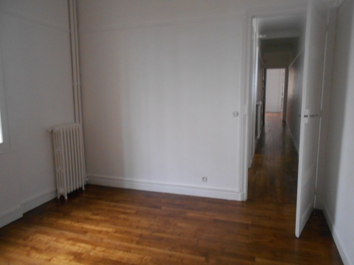 Image 5 sur 8 - Appartement  ·  Location · Paris (75015) · 2 pièces · 46m²