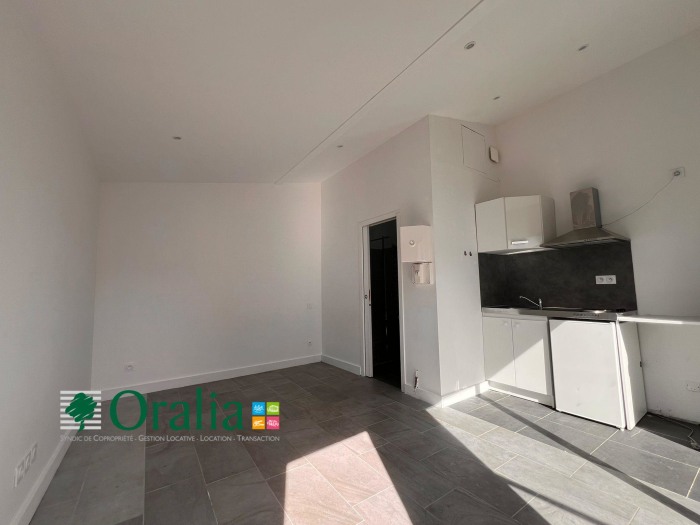 Image 2 sur 6 - Appartement  ·  Location · Mios (33380) · 1 pièce · 18m²