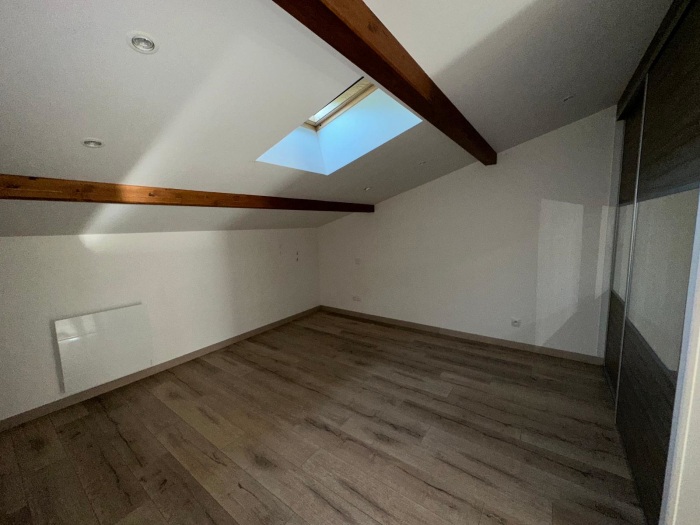 Image 4 sur 8 - Appartement  ·  Location · Lamure Sur Azergues (69870) · 3 pièces · 72m²