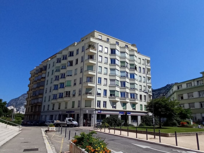 Image 5 sur 10 - Appartement  ·  Location · Grenoble (38000) · 5 pièces · 127m²