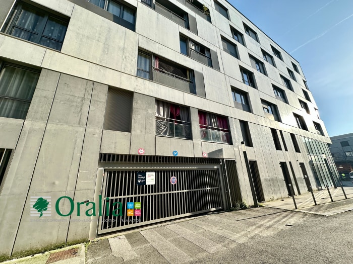 Image 8 sur 9 - Parking  ·  Location · Bordeaux (33800)