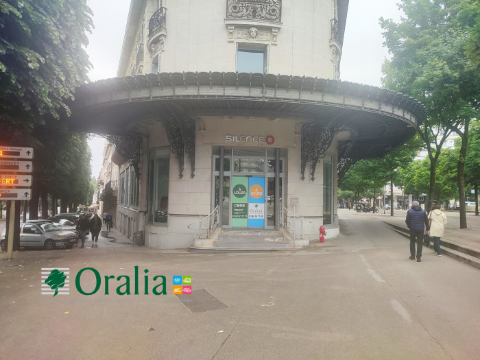 Image 1 sur 7 - Local commercial  ·  Location · Dijon (21000) · 152m²