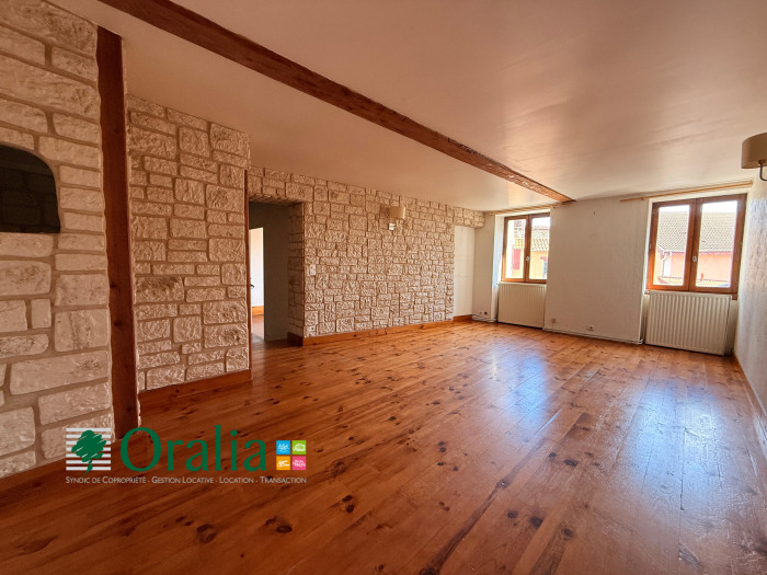 Image 6 sur 12 - Appartement  ·  Location · Savigny (69210) · 3 pièces · 125m²