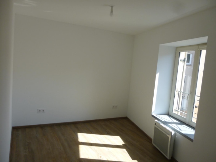 Image 3 sur 8 - Appartement  ·  Location · Tarare (69170) · 3 pièces · 47m²