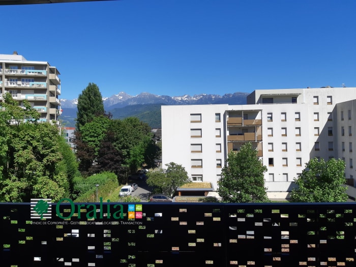 Image 9 sur 15 - Appartement  ·  Location · Saint-Martin-D'heres (38400) · 3 pièces · 63m²