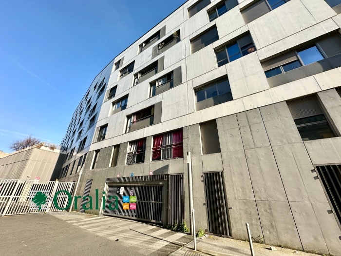 Image 6 sur 9 - Parking  ·  Location · Bordeaux (33800)
