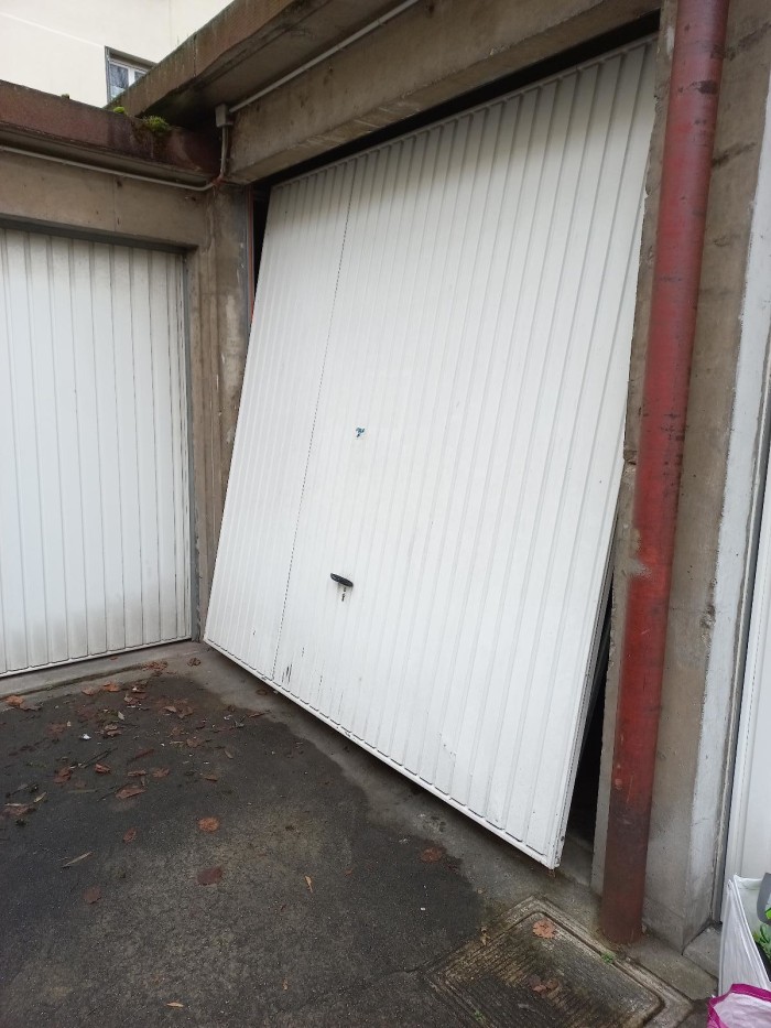 Image 4 sur 4 - Parking  ·  Location · Grenoble (38100)
