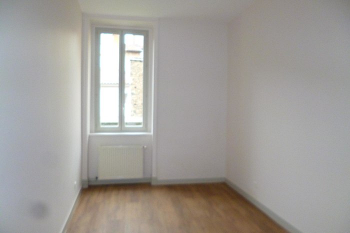 Image 3 sur 4 - Appartement  ·  Location · Tarare (69170) · 3 pièces · 60m²