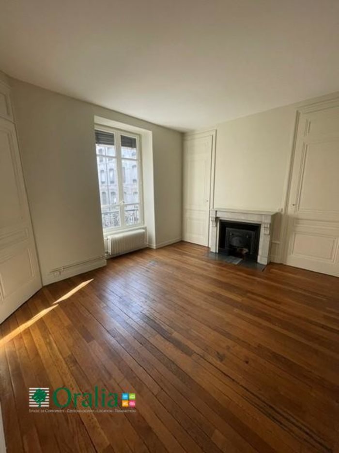 Image 1 sur 8 - Appartement  ·  Location · Lyon (69002) · 3 pièces · 57m²