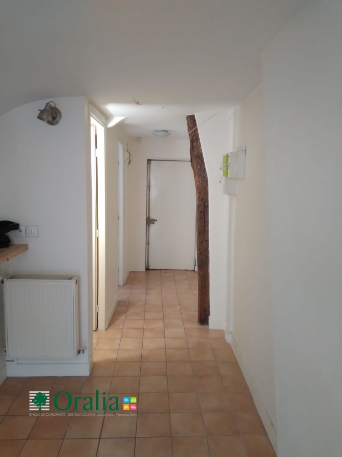 Image 2 sur 13 - Appartement  ·  Location · Paris (75009) · 3 pièces · 62m²