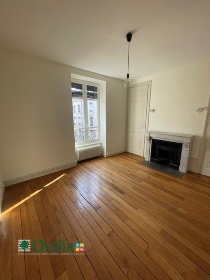 Image 2 sur 7 - Appartement  ·  Location · Lyon (69002) · 3 pièces · 56m²