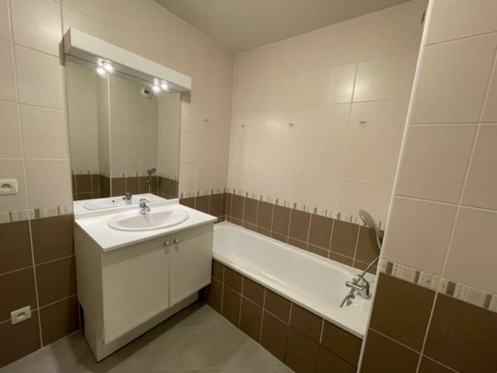 Image 6 sur 13 - Appartement  ·  Location · Grenoble (38000) · 3 pièces · 61m²
