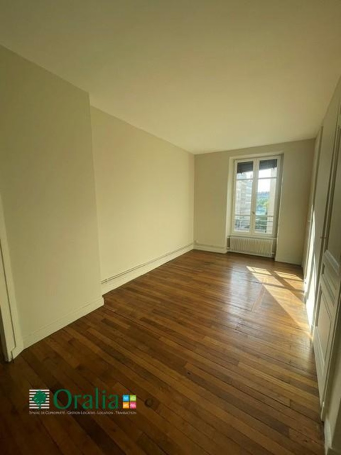 Image 6 sur 8 - Appartement  ·  Location · Lyon (69002) · 3 pièces · 57m²