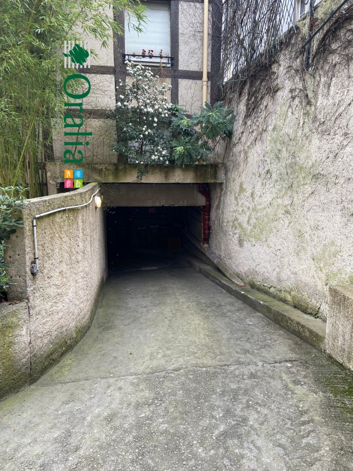 Image 3 sur 4 - Parking  ·  Location · Paris (75007)
