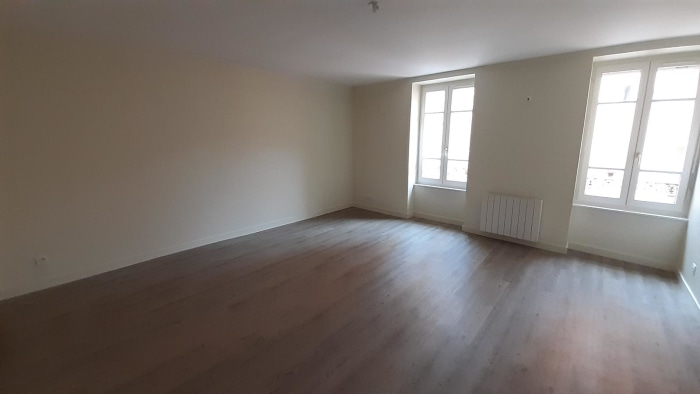 Image 2 sur 6 - Appartement  ·  Location · Villefranche Sur Saone (69400) · 1 pièce · 32m²