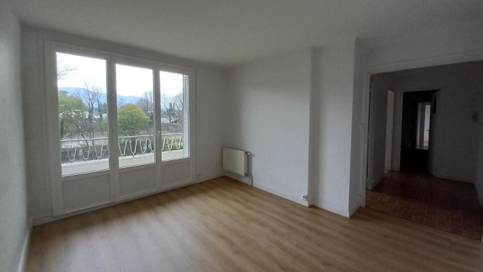 Image 1 sur 15 - Appartement  ·  Location · Meylan (38240) · 2 pièces · 40m²