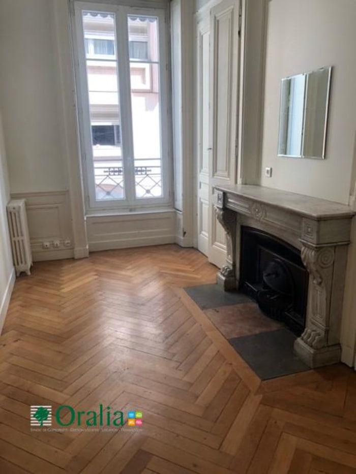 Image 7 sur 11 - Appartement  ·  Location · Lyon (69002) · 5 pièces · 107m²