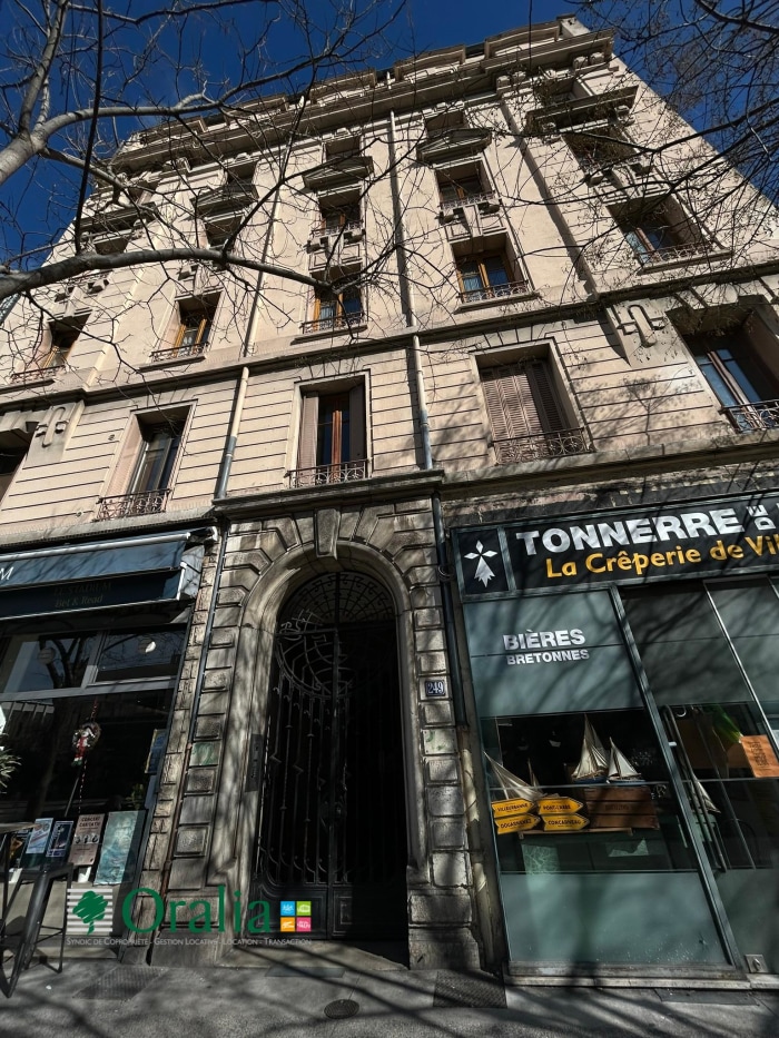 Image 1 sur 10 - Appartement  ·  Location · Villeurbanne (69100) · 1 pièce · 41m²