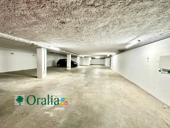 Image 9 sur 15 - Parking  ·  Location · Bordeaux (33000)