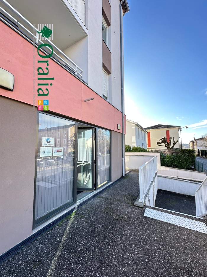 Image 10 sur 12 - Local commercial  ·  Location · Jassans Riottier (01480) · 78m²