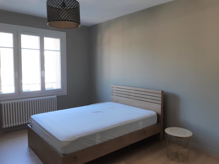 Image 12 sur 18 - Appartement  ·  Location · Grenoble (38000) · 3 pièces · 73m²