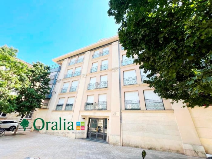 Image 4 sur 10 - Parking  ·  Location · Bordeaux (33000)