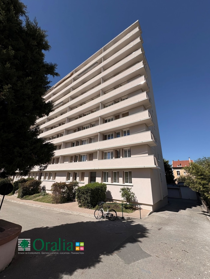 Image 16 sur 17 - Appartement  ·  Location · Lyon (69004) · 4 pièces · 61m²
