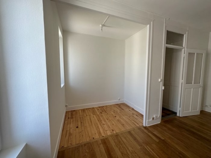 Image 2 sur 12 - Appartement  ·  Location · Grenoble (38000) · 1 pièce · 41m²