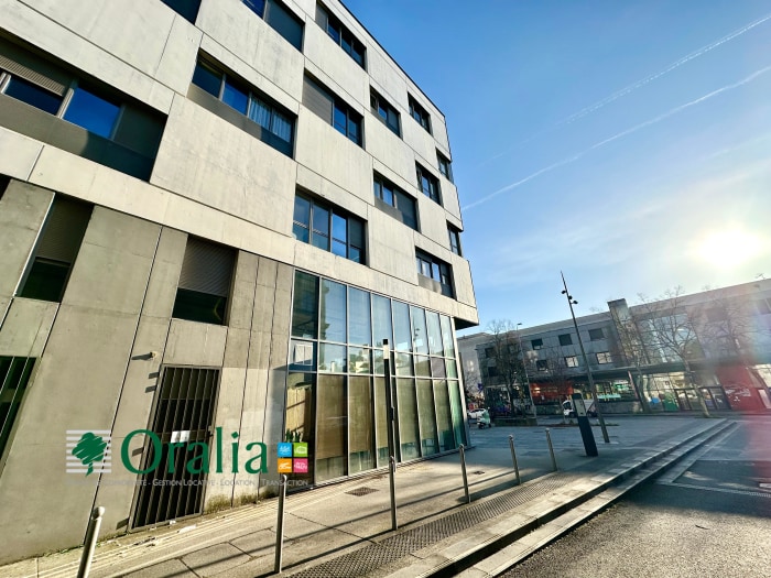 Image 7 sur 9 - Parking  ·  Location · Bordeaux (33800)