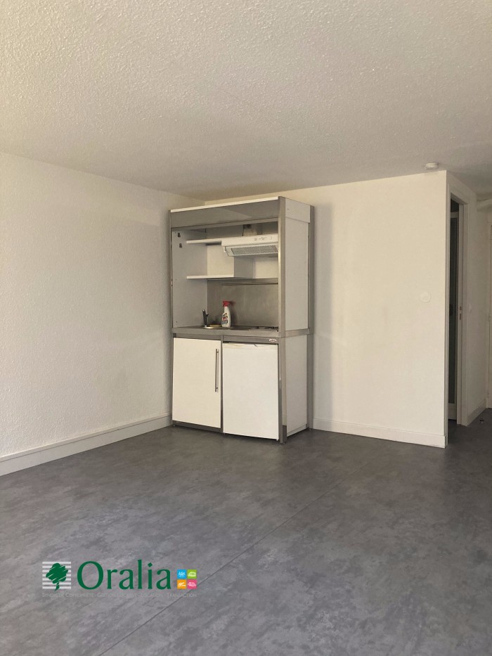 Image 2 sur 5 - Appartement  ·  Location · Bordeaux (33000) · 1 pièce · 24m²
