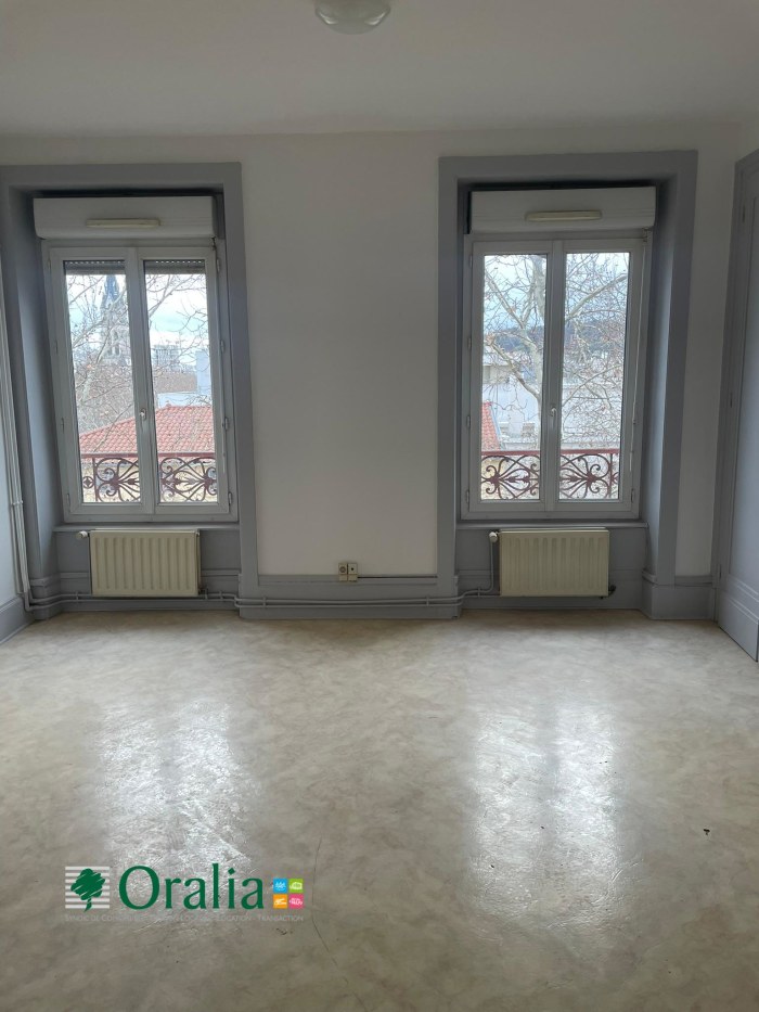 Image 3 sur 16 - Appartement  ·  Location · Lyon (69002) · 3 pièces · 64m²